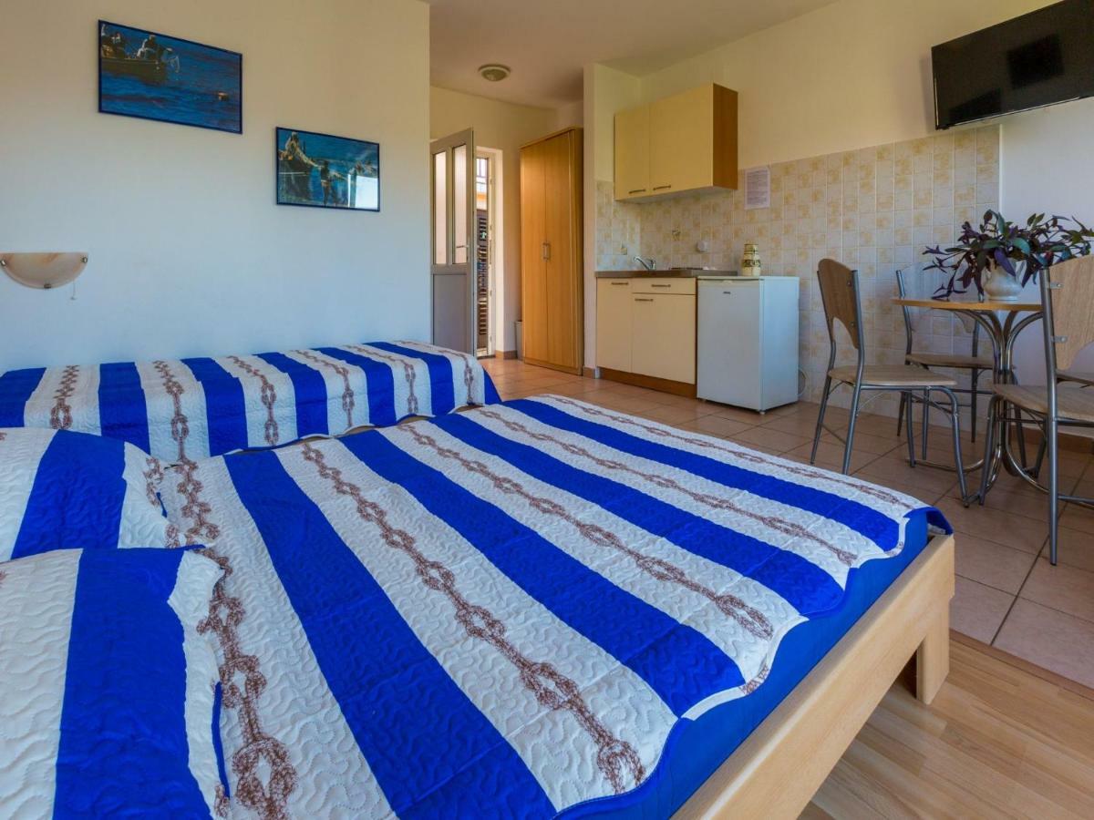 Apartments Ani Crikvenica Bagian luar foto