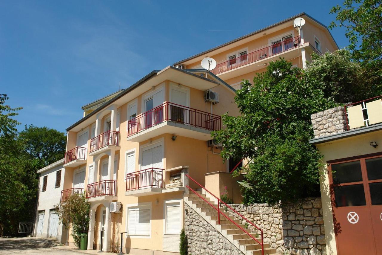Apartments Ani Crikvenica Bagian luar foto