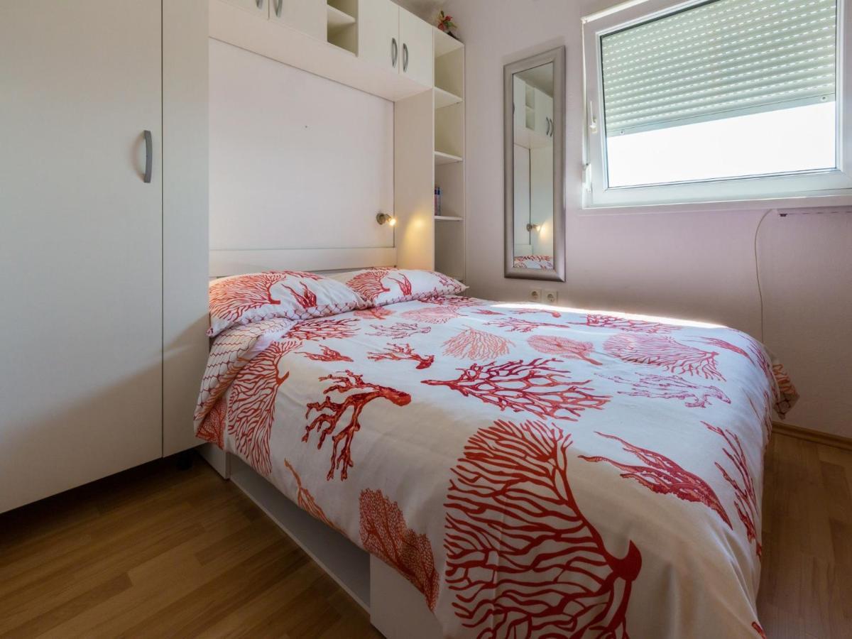 Apartments Ani Crikvenica Bagian luar foto