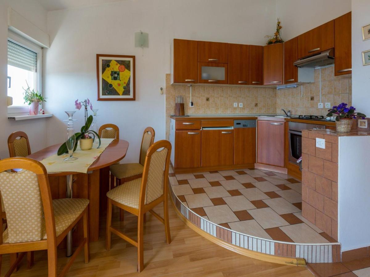 Apartments Ani Crikvenica Bagian luar foto