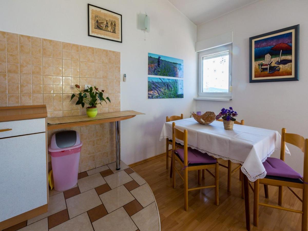 Apartments Ani Crikvenica Bagian luar foto