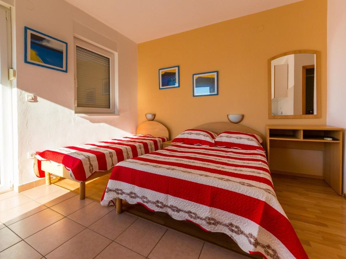 Apartments Ani Crikvenica Bagian luar foto